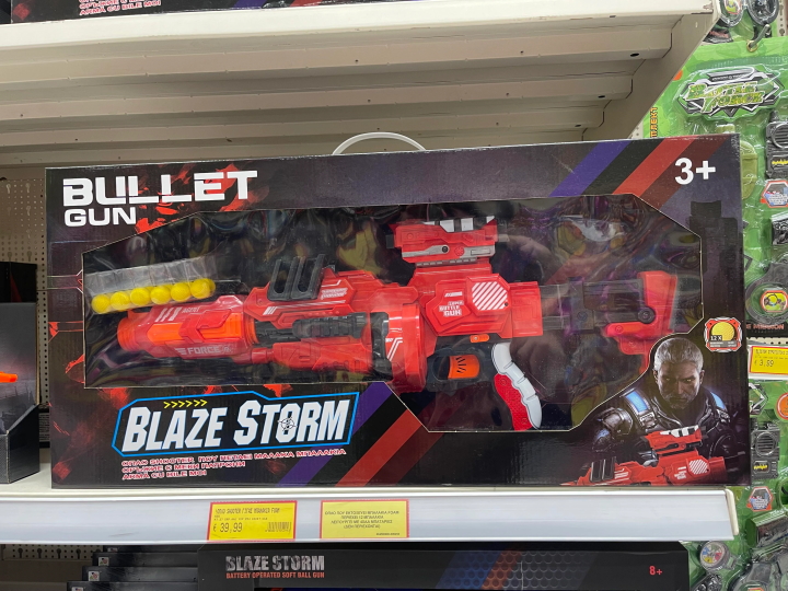 Geralt z karabinem zdobi podróbki, to wygląda niedorzecznie - ilustracja #1