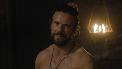 Ragnar Lodbrok nie umarł. Żyje w bohaterach serialu Wikingowie: Walhalla - recenzja - ilustracja #1