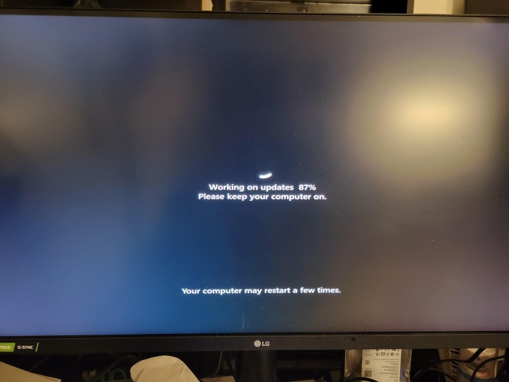Źródło: Reddit - Gracz PC przez miesiące opiera się aktualizacji Windows 11 - gdy na chwilę bierze prysznic, nowa wersja po prostu instaluje się sama - wiadomość - 2026-03-03