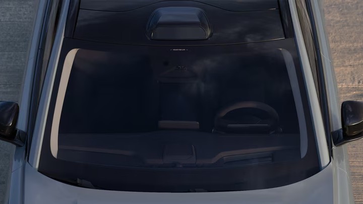 To małe „okienko” na dachu samochodu to właśnie LiDAR. Źródło: Volvo - Nowoczesny samochód może uszkodzić aparat w smartfonie - winny jest LiDAR? - wiadomość - 2025-06-26