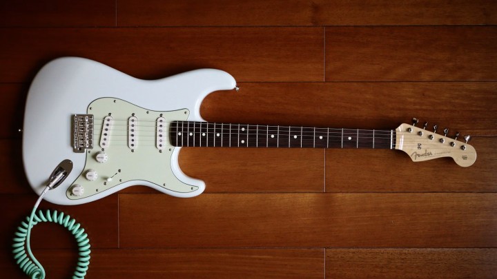 Fender Stratocaster | Źródło: SHAN LU; Unsplash.com; 2022 - „On w ogóle nie rozumie, na czym polega własność intelektualna” - CEO jednej z największych marek gitar porównuje muzyków wykonujących covery do AI i spotyka się z ostrą krytyką - wiadomość - 2026-08-04