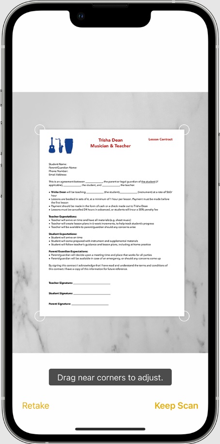 Aplikacja Notatki pozwala na skanowanie dokumentów iPhonem. Źródło: Apple.