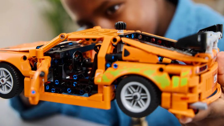 Źródło: LEGO; materiały promocje - Supra Briana O’Connera wróciła w formie LEGO. I na Amazonie kosztuje tak mało, że nawet Toretto by nie negocjował - wiadomość - 2025-11-28