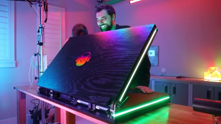 Tak wygląda największy laptop na świecie - ilustracja #2