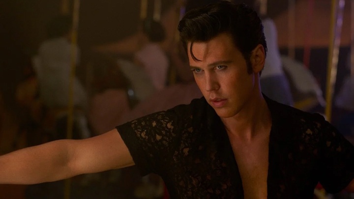 Austin Butler jako Elvis Presley | Elvis, Baz Luhrmann, Bazmark Films i The Jackal Group, 2022 - „Wcześniej nie spotkałem się z takim poziomem profesjonalizmu”. Denzel Washington polecił aktora 5 lat temu do roli, która niemal przyniosła mu Oscara - wiadomość - 2026-07-04