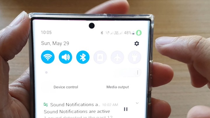 Źródło: YouTube: ITJungles; 2022 - Wkrótce na ekranie Twojego telefonu z systemem Android pojawi się niebieska kropka - oto, co ona oznacza - wiadomość - 2026-06-05
