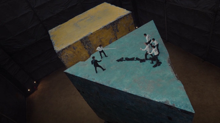 Squid Game, Hwang Dong-hyuk, Netflix, 2021 - Wyjaśnienie zakończenia 3. sezonu Squid Game - kto przeżywa i wygrywa? Znaczenie finału serialu Netflixa - wiadomość - 2025-06-30