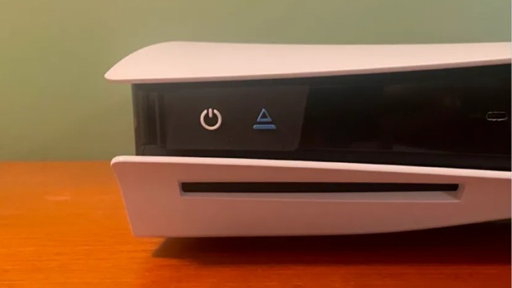 Źródło: fillilutten; Maker World; 2024 - Gracze PS5 są nadal zirytowani przyciskami na konsoli nawet po 5 latach - ale jeden fan znalazł idealne rozwiązanie - wiadomość - 2025-04-28