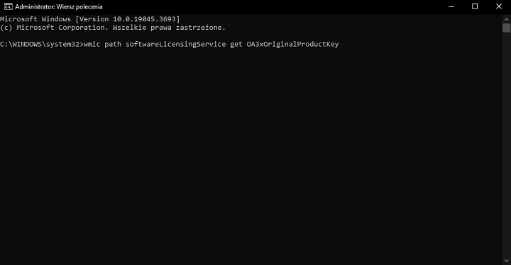 Wiersz polecenia również pozwala nam sprawdzić klucz produktu systemu Windows. Źródło: Windows 10 / własne. - Jak sprawdzić swój klucz Windows 10 i 11? Opisujemy najważniejsze sposoby - wiadomość - 2025-04-29