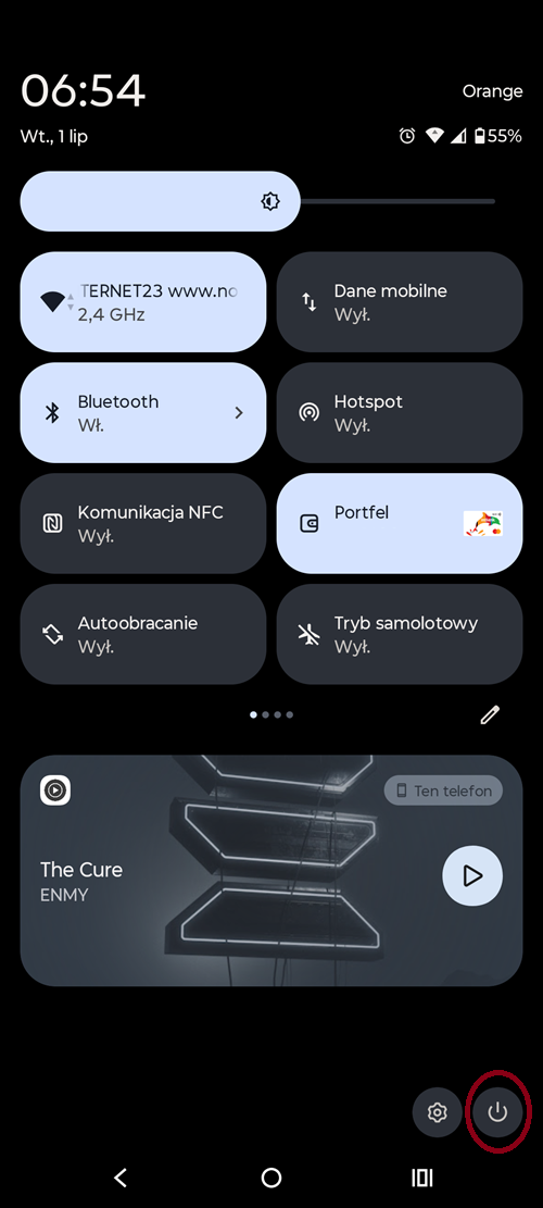 Przycisk wyłączania telefonu znajdziemy w szybkich ustawieniach. Źródło: własne.