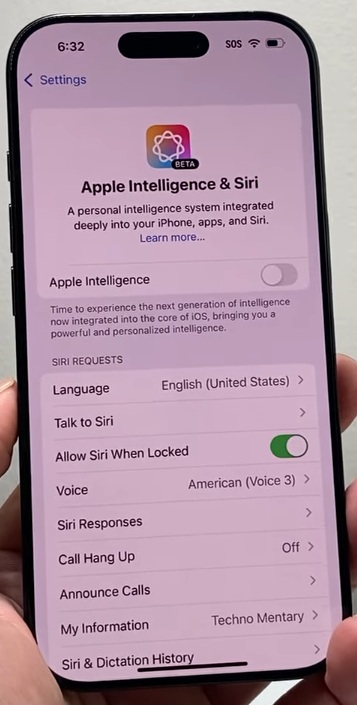 Proces aktywacji Apple Intelligence na iPhone może wydawać się żmudny, choć nie należy do skomplikowanych. Źródło: Technomentary / YouTube.