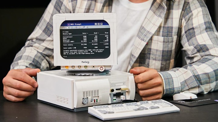 Źródło: Pantasy; materiały promocyjne - Komputer marzeń sprzed 30 lat teraz zbudujemy z klocków. Retro PC ma nawet sapera i wszystkie podzespoły - wiadomość - 2025-03-05