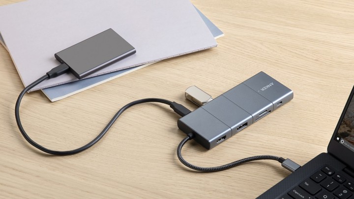 Źródło: Anker; materiały promocyjne - Takimi rabatami Amazona może otwierać każde wakacje. Za mniej niż 200 zł gadżet, który rozwiązuje problemy nowych laptopów - wiadomość - 2025-07-02