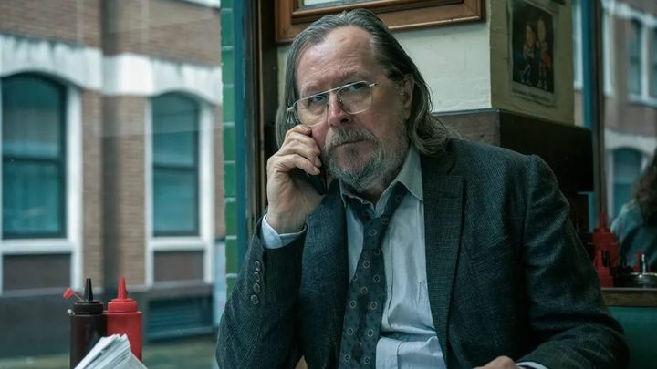 Kulawe konie, Will Smith, Apple, 2025 - Genialny serial szpiegowski Apple TV+ z Garym Oldmanem powróci z  5. sezonem szybciej, niż oczekiwano. Nowe odcinki trzymających w napięciu Kulawych koni mają teaser i datę premiery - wiadomość - 2025-06-04