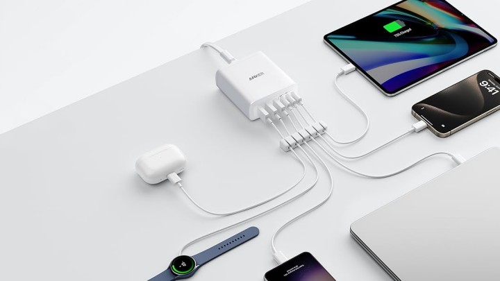 Źródło: Anker; materiały promocyjne - Ta ładowarka ma 6 portów, 112W mocy i obniżoną o 23% cenę! Amazon pokazuje, jak się robi świetne promocje - wiadomość - 2025-09-03