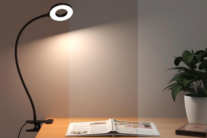 Źródło fot.: iZELL - Na jednej lampce się nie skończyło - kupił kolejne dla całej rodziny. Kosztuje tylko 40 zł i rozchodzi się jak świeże bułeczki - wiadomość - 2026-02-04