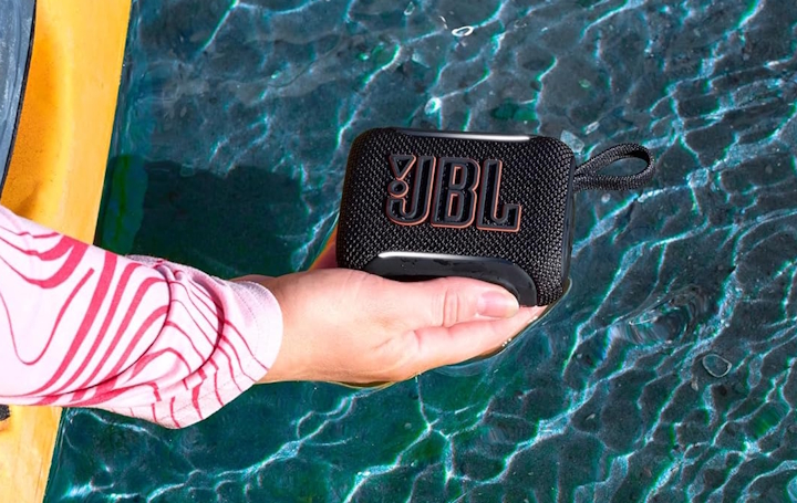 Źródło: JBL. - „Najlepsza rzecz na świecie!” - głośnik JBL, który zachwycił użytkowników, kosztuje na Amazonie zadziwiająco mało - wiadomość - 2026-07-09