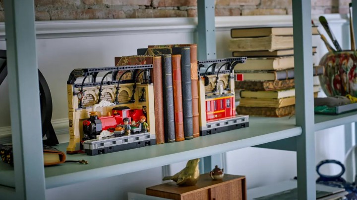 Źródło: LEGO; materiały promocyjne - Amazon wjeżdża do Hogwartu z rekordową promocją! Ten zestaw LEGO Harry Potter nie był jeszcze tak tani - wiadomość - 2025-09-04