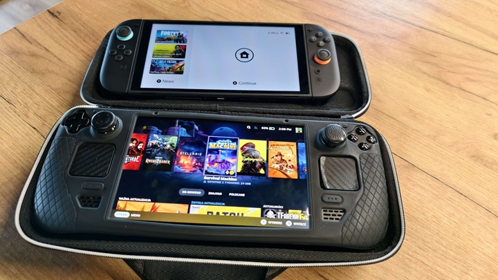 Nintendo Switch 2 i Steam Deck OLED. Źródło: własne. - Nintendo Switch 2 vs Steam Deck OLED. Porównujemy handheldy - wiadomość - 2025-06-05