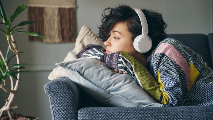 Źródło: Sony; materiały promocyjne - Skąd Amazon bierze te ceny? Wypchane technologią słuchawki Sony kosztują teraz mniej niż 100 zł - wiadomość - 2024-12-05