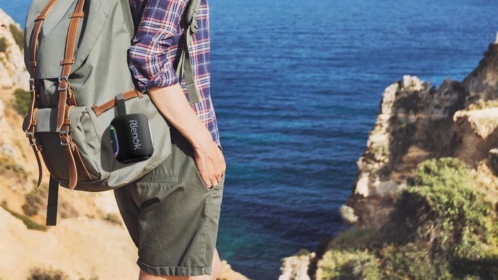 Źródło: Rienok; materiały promocyjne - „Dźwięk i bateria 10/10". Aż nie mogę uwierzyć, że ten głośnik jest tak tani, a może grać nawet do 15 godzin na jednym naładowaniu - wiadomość - 2025-04-04