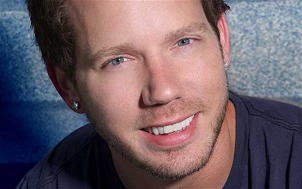 Cliff Bleszinski pracował dawniej jako projektant w firmie Epic Games.