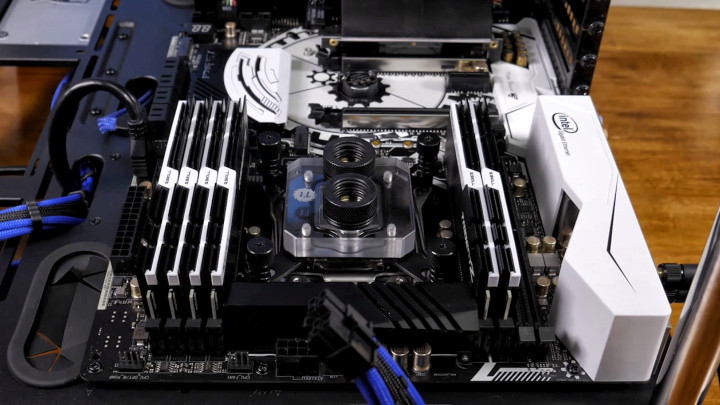 Platforma testowa (zdj.: techspot.com) - Ile RAM-u do grania w nowe gry? – testy wydajności - wiadomość - 2017-12-17