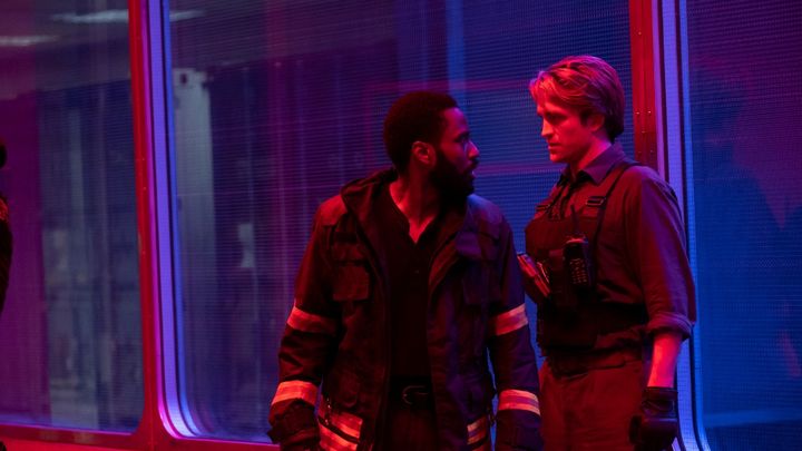 Na kinowe widowiska sobie poczekamy. Tenet, Wonder Woman, Matrix i inne przełożone filmy - ilustracja #1