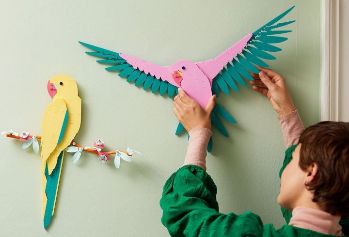 Źródło fot.: LEGO. - Niepozorne, a śliczne, do tego na promocji. Papugi z klocków LEGO kupisz teraz w świetnej cenie w Media Expert - wiadomość - 2026-04-20