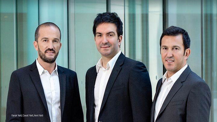 Były prezes Cevat Yerli (w środku) oraz nowi szefowie Cryteka – Faruk (po lewej) oraz Avni (po prawej). - Zmiany w Crytek - Cevat Yerli nie jest już prezesem studia - wiadomość - 2018-03-06