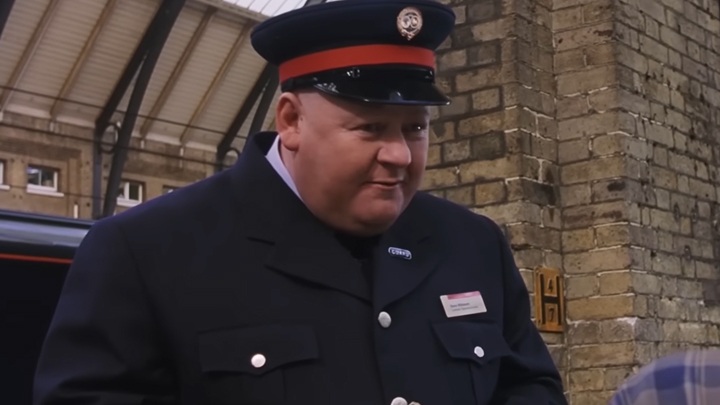 Harry Potter i Kamień Filozoficzny, Chris Columbus, Warner Bros. Pictures, 2001 - Tego bohatera Harry’ego Pottera może zagrać tylko jeden aktor? Fani chcą, żeby w serialu HBO do swojej roli powrócił jej odtwórca z filmów - wiadomość - 2026-04-14