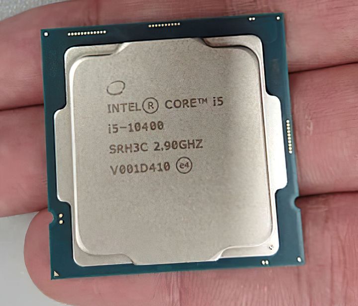 Procesor Intel Core i5-10400 na zdjęciach. CPU może zadebiutować