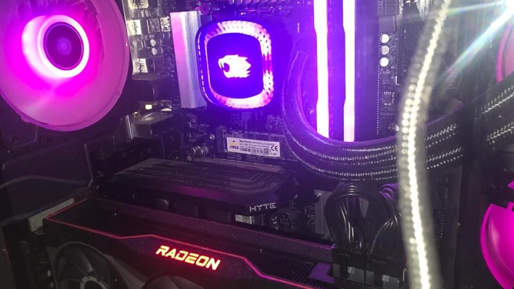 Radeon RX 6900 XT okazał się w pełni sprawny. Źródło: Stacked, Reddit - Chciał tylko wywieźć śmieci, ale na złomowisku znalazł komputer do gier z podzespołami wartymi ponad 4000 złotych - wiadomość - 2025-04-15