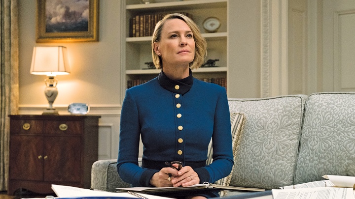 W szóstym, ostatnim sezonie House of Cards pałeczkę po Franku Underwoodzie przejmie jego żona, Claire (grana przez Robin Wright). - House of Cards - prace nad 6. sezonem ruszą na początku 2018 roku - wiadomość - 2017-12-05