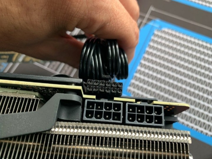 GeForce RTX 3090 będzie wymagać zasilacza 850 W i wtyczki 12-pin - ilustracja #3