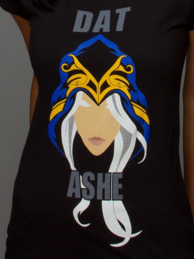 W sprzedaży są też damskie koszulki - Gracz na wypasie - gadżety dla fana League of Legends - wiadomość - 2013-01-28