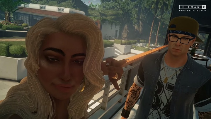 Seflie z żoną celu to nieodzowna część zlecenia. - Hitman 2 – nowy gameplay prezentuje rozgrywkę w Kolumbii - wiadomość - 2018-10-08