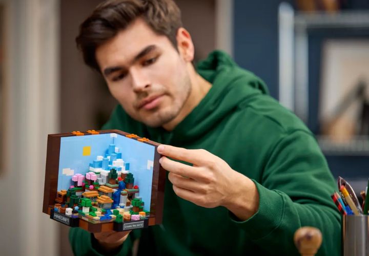 Źródło: LEGO; grafika promocyjna - O to właśnie chodzi w Minecrafcie. Ten zestaw LEGO jest świetnym dodatkiem na półkę dla fanów gry - wiadomość - 2025-03-19