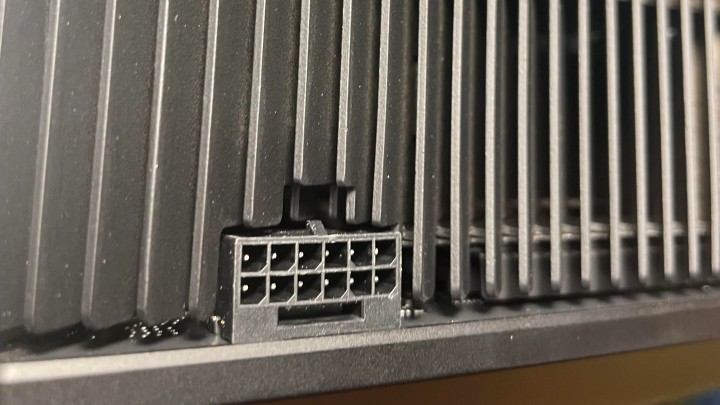 Rusza dystrybucja RTX-ów 4090 FE z nowym złączem zasilania; miejmy nadzieję, że nie spali zasilaczy - ilustracja #1