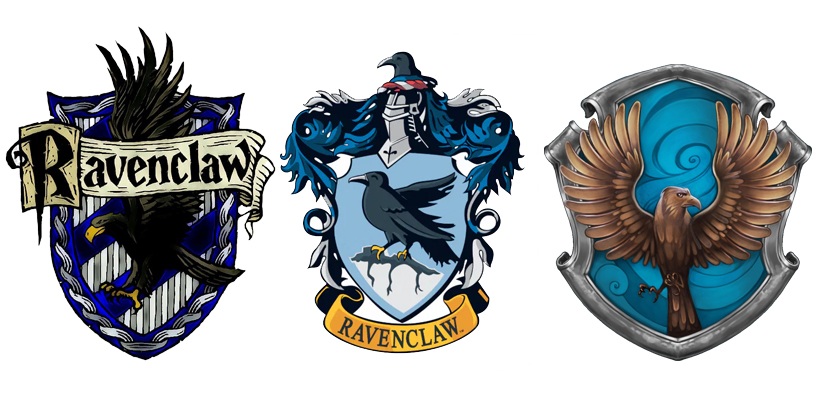 Herb Ravenclaw z 1999 roku / Herb Ravenclaw z filmów Harry Potter, Warner Bros. Pictures / Herb Ravenclaw z Pottermore - To musi zostać naprawione w serialu Harry Potter od HBO Max. Fani HP domagają się cofnięcia zmiany, którą wprowadziły filmy - wiadomość - 2025-07-17