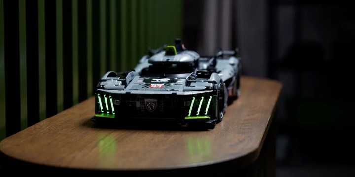 Źródło: LEGO; materiały promocyjne - W tym roku brał udział w Le Mans, a teraz jest dostępny w ofercie LEGO. Peugeot 9X8 od razu skradł moje serce wyglądem i niską ceną - wiadomość - 2024-10-17