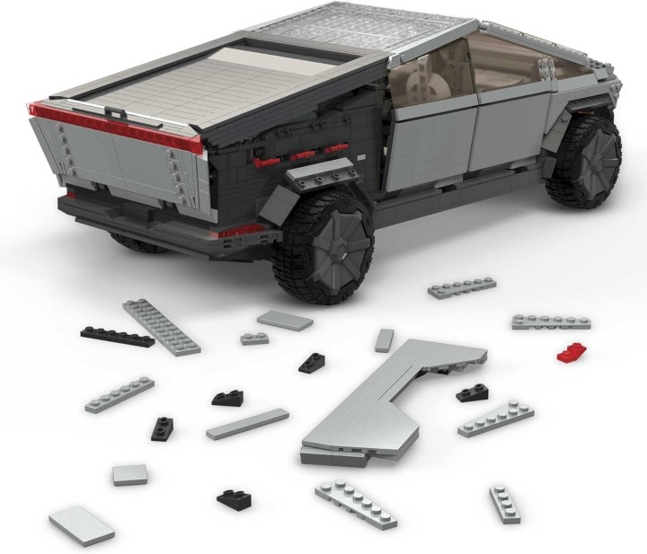 Źródło: MEGA Bloks, materiały promocyjne. - Tego samochodu nie zobaczysz na europejskich drogach i w ofercie LEGO. Klockowa Tesla Cybertruck jest lepsza od prawdziwej - wiadomość - 2024-04-18