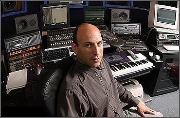 Inon Zur kompozytorem muzyki do Pirates of the Caribbean: The Legend of Jack Sparrow - ilustracja #1