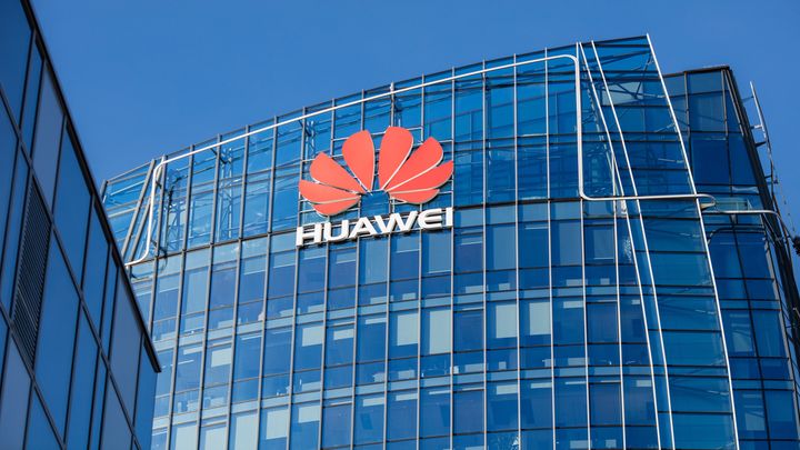 Służby specjalne przestrzegają przed używaniem smartfonów firmy Huawei. - Smartfony Huawei szpiegują swoich użytkowników. Tak twierdzą FBI, CIA i NSA - wiadomość - 2018-02-16