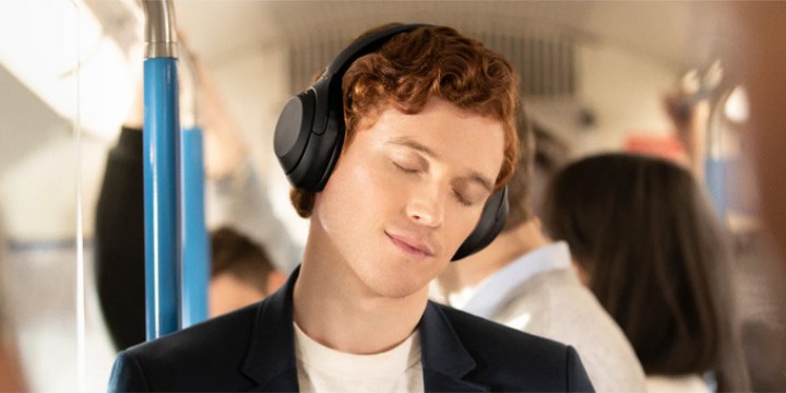 Dobre brzmienie i aktywna redukcja szumów. W takiej cenie trudno o lepsze słuchawki - ilustracja #1