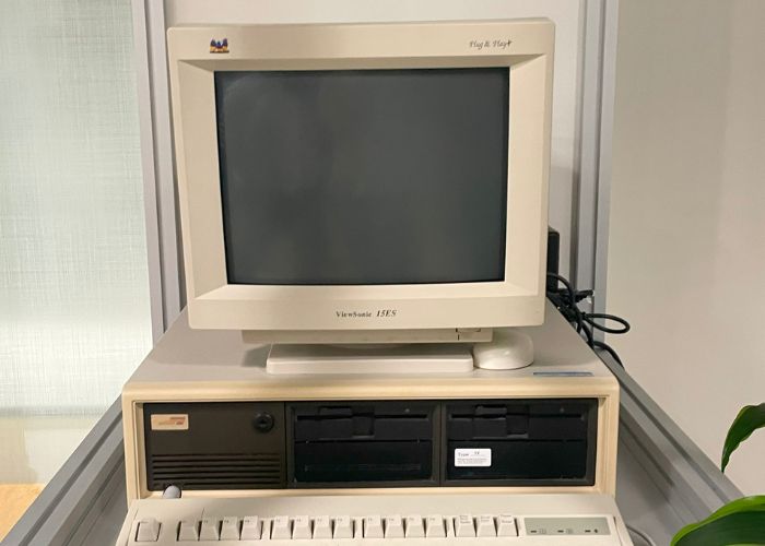 Komputer Sida Meiera Compaq Dekspro 386; Źródło: PC Gamer