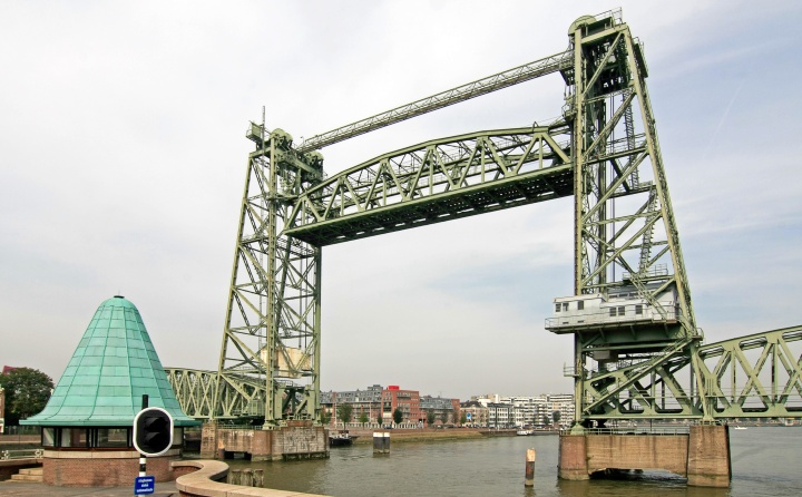 Rozbiorą zabytkowy most, żeby jacht Jeffa Bezosa mógł przepłynąć - ilustracja #2