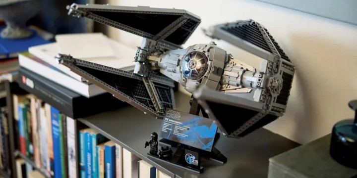 Źródło: LEGO; materiały promocyjne - Amazon wytoczył ciężkie działa na Black Friday. TIE Interceptor w promocji, na którą imperator Palpatine nigdy by nie pozwolił - wiadomość - 2024-11-21