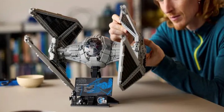 Źródło: LEGO; materiały promocyjne - Amazon wytoczył ciężkie działa na Black Friday. TIE Interceptor w promocji, na którą imperator Palpatine nigdy by nie pozwolił - wiadomość - 2024-11-21