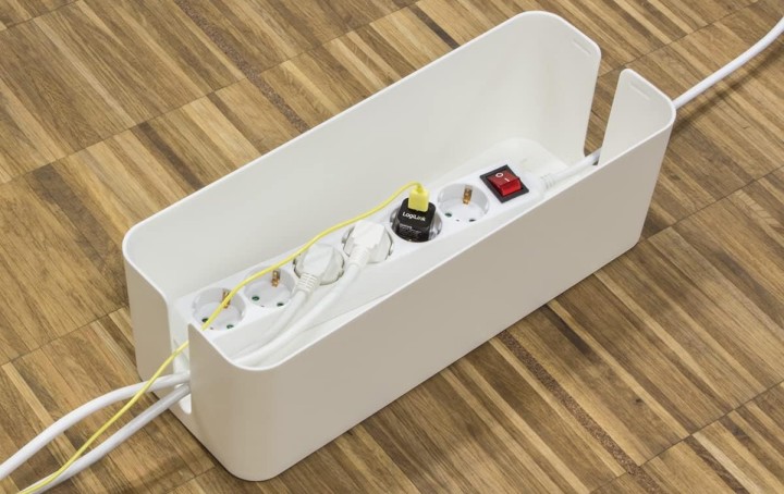 Źródło: LogiLink; materiały promocyjne - Też masz problem z toną kabli na biurku? Znalazłem dla nas rozwiązanie, które kosztuje tyle, co duża pizza - wiadomość - 2025-04-10